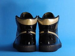 AJ1 High OG Black Metallic Gold - Image 4