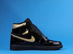 AJ1 High OG Black Metallic Gold - Image 5