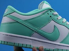 Dunk Low Green Glow (W) - Image 3