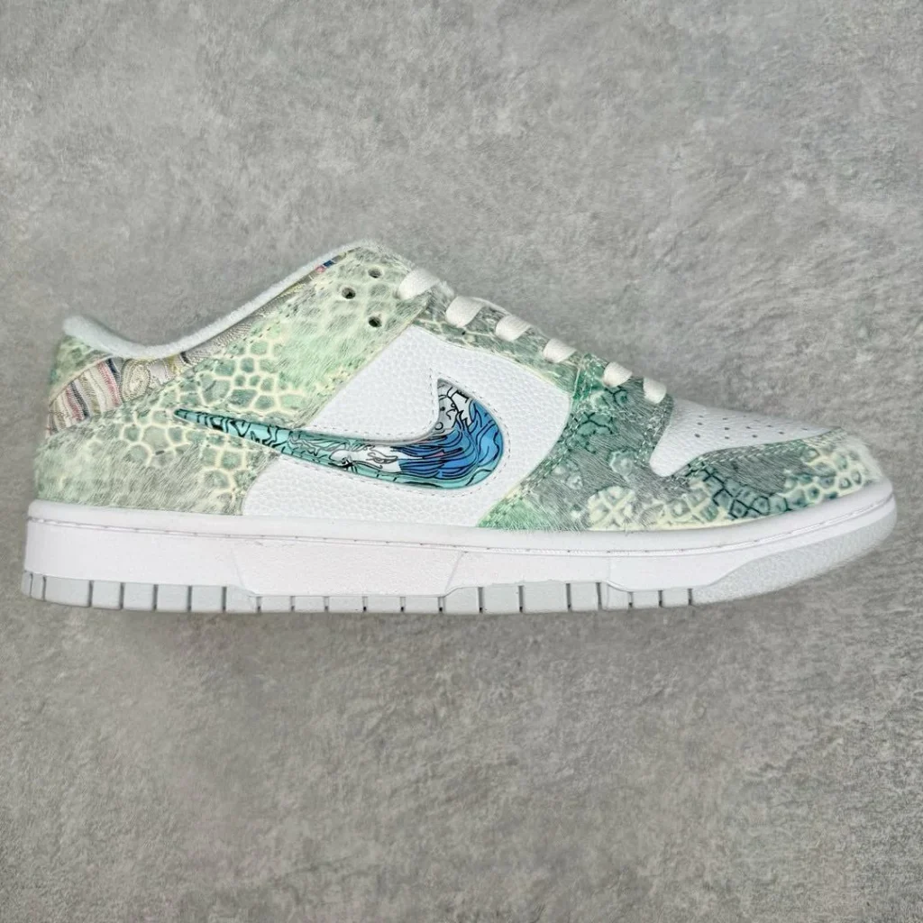 Dunk Low Steam Puppet