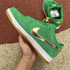 SB Dunk Low Pro St. Patrick's Day (2022) - Image 5