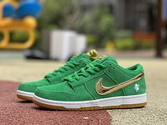 SB Dunk Low Pro St. Patrick's Day (2022) - Image 13