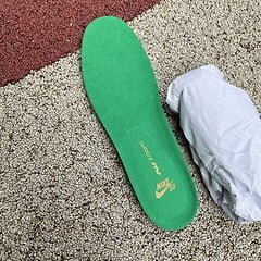 SB Dunk Low Pro St. Patrick's Day (2022) - Image 14