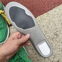 SB Dunk Low Pro St. Patrick's Day (2022) - Image 12