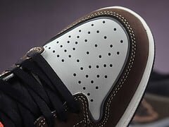 AJ1 Retro High OG Hand - Image 6