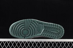 AJ1 Low Green Toe - Image 6