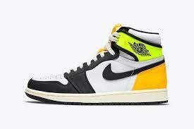 AJ1 University Gold - Image 9