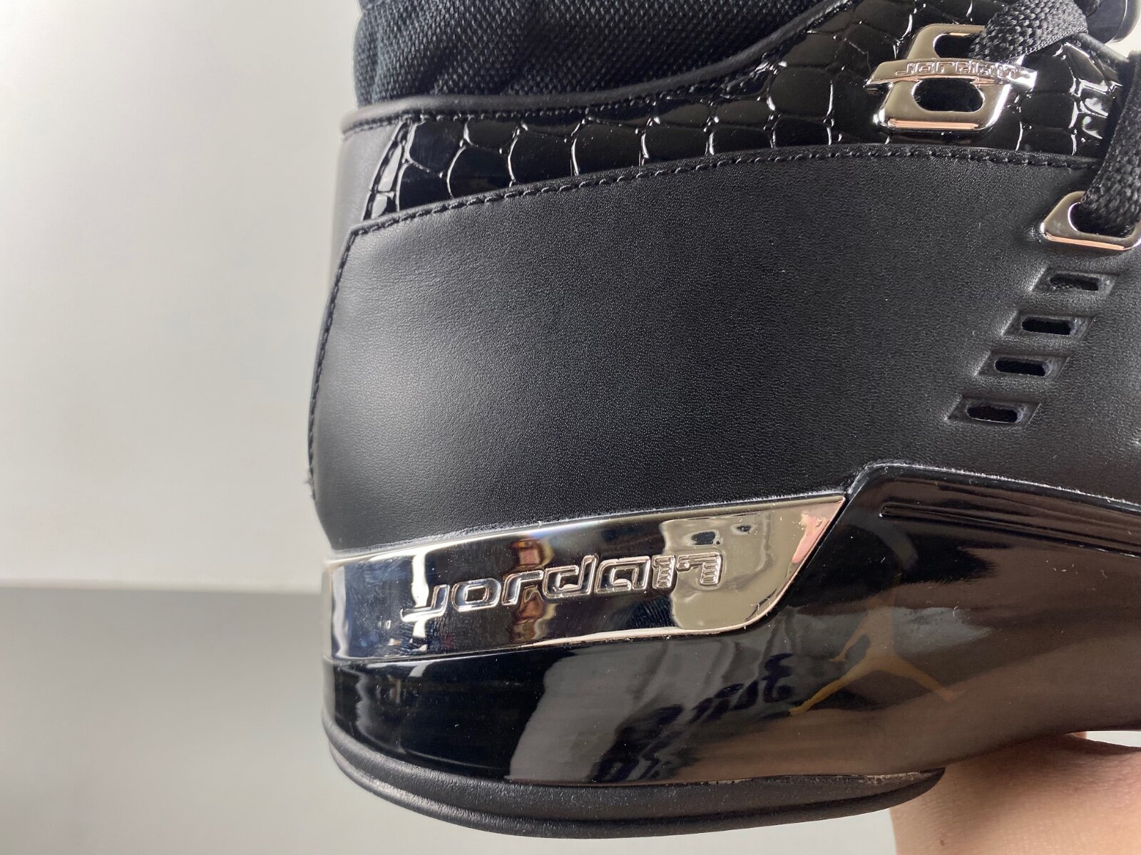 AJ17 OG Low Black Chrome - Image 3