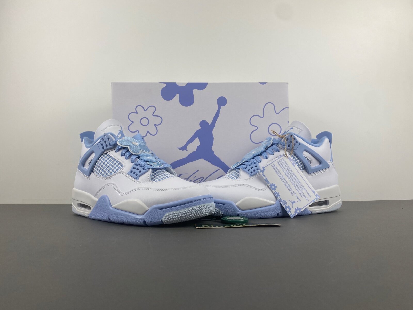 AJ4 WMNS Aluminum - Image 2