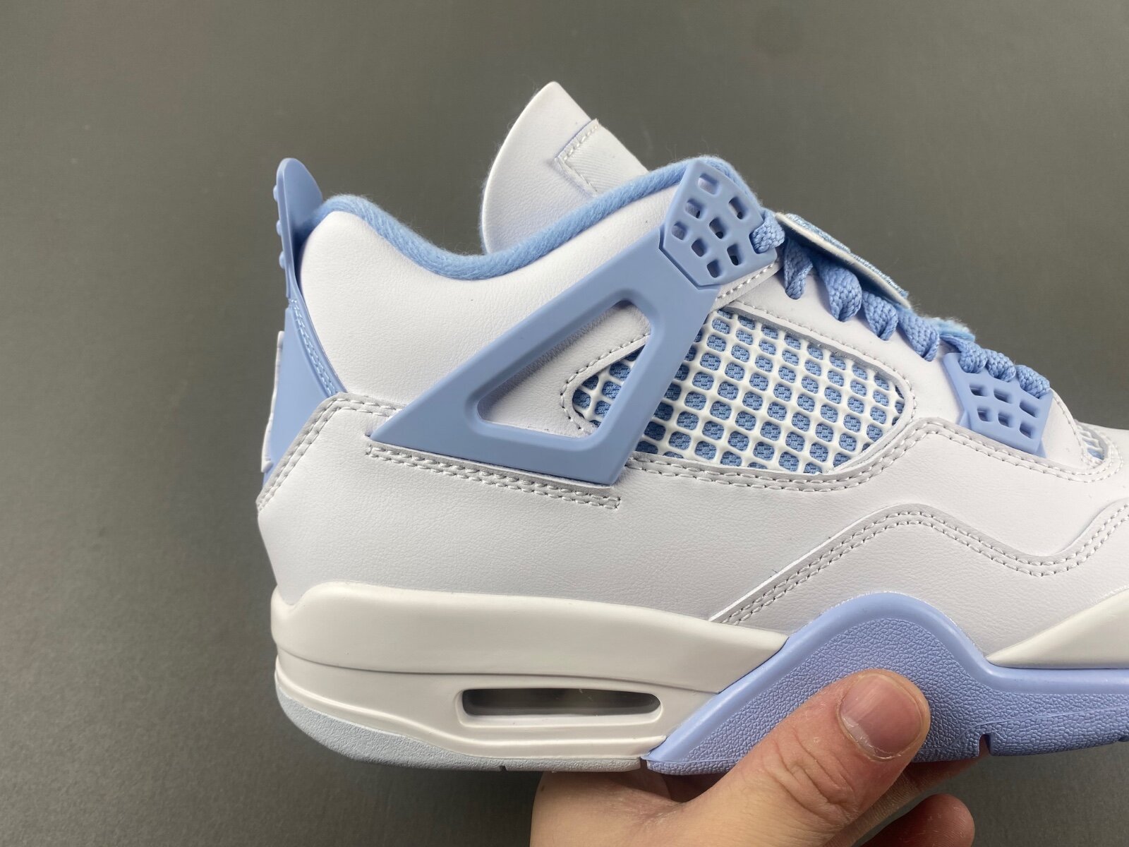 AJ4 WMNS Aluminum - Image 4