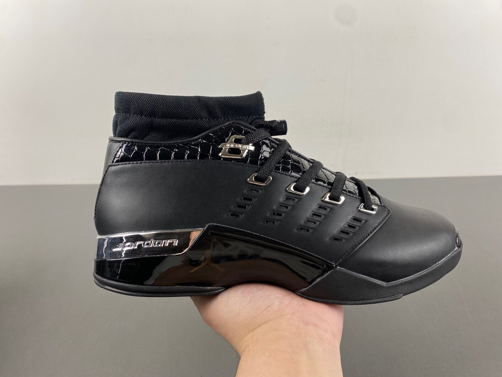 AJ17 OG Low Black Chrome - Image 5