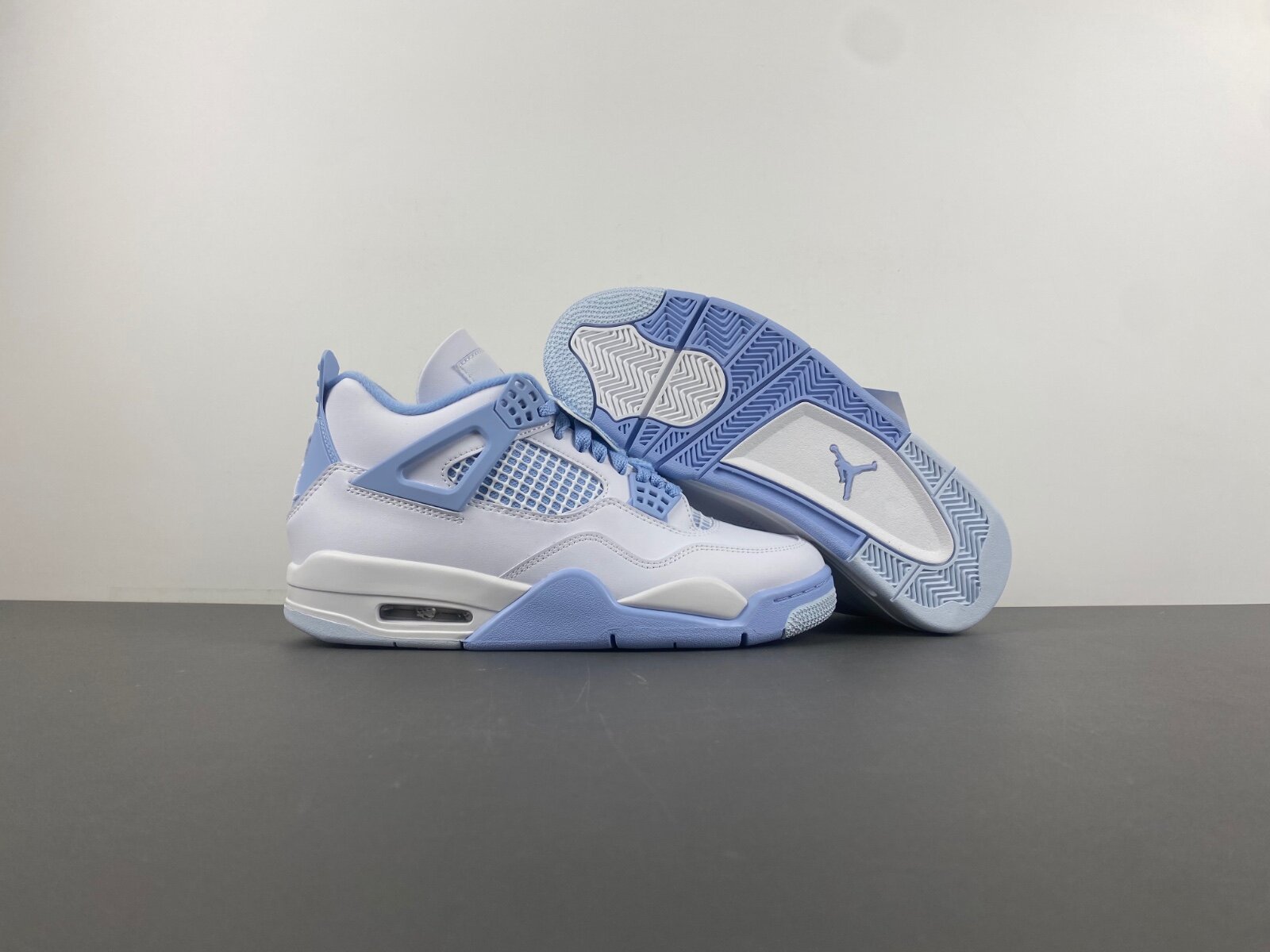 AJ4 WMNS Aluminum - Image 7