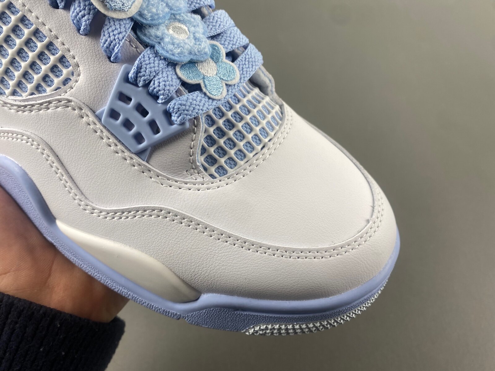 AJ4 WMNS Aluminum - Image 8