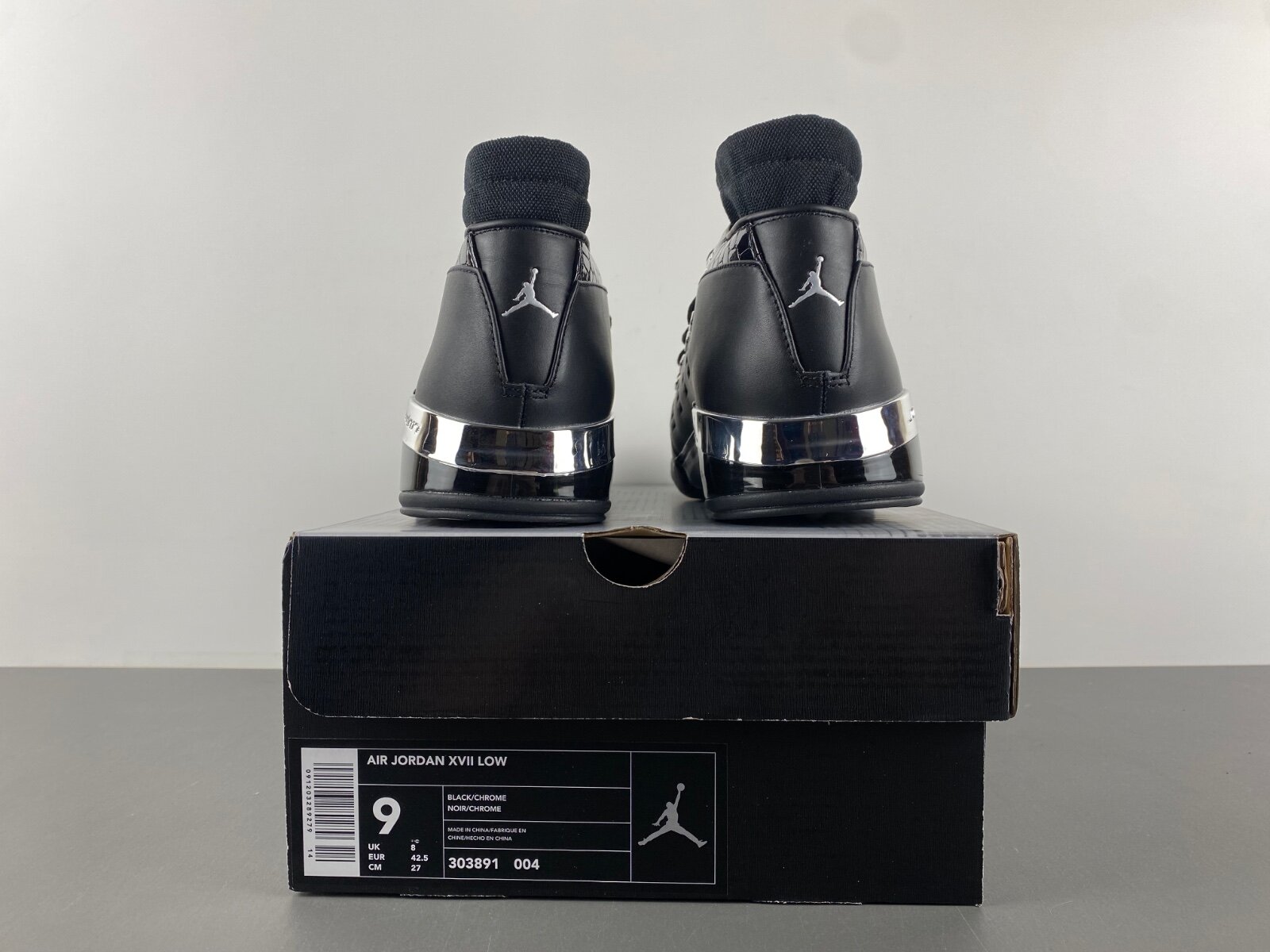 AJ17 OG Low Black Chrome - Image 2