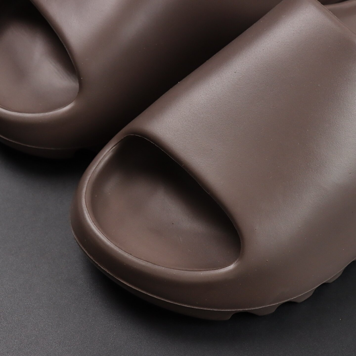 adidas Yeezy Slide Soot - Image 9