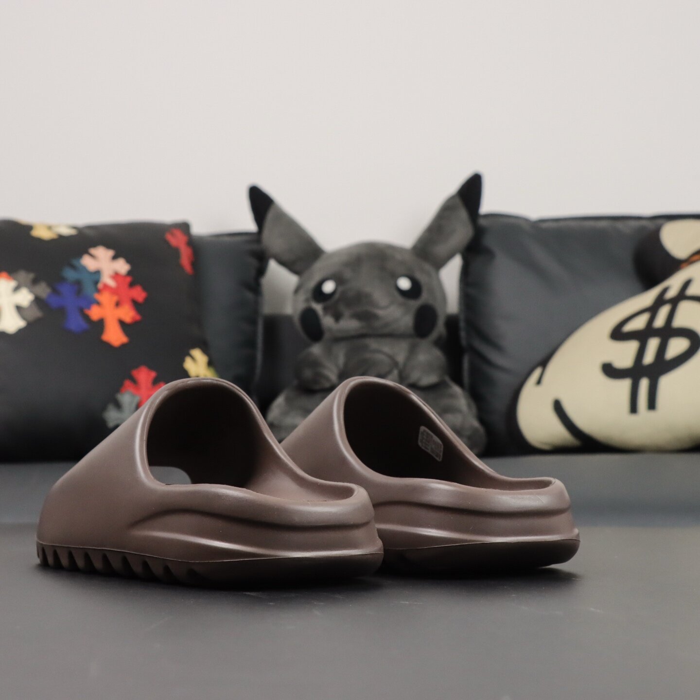 adidas Yeezy Slide Soot - Image 4