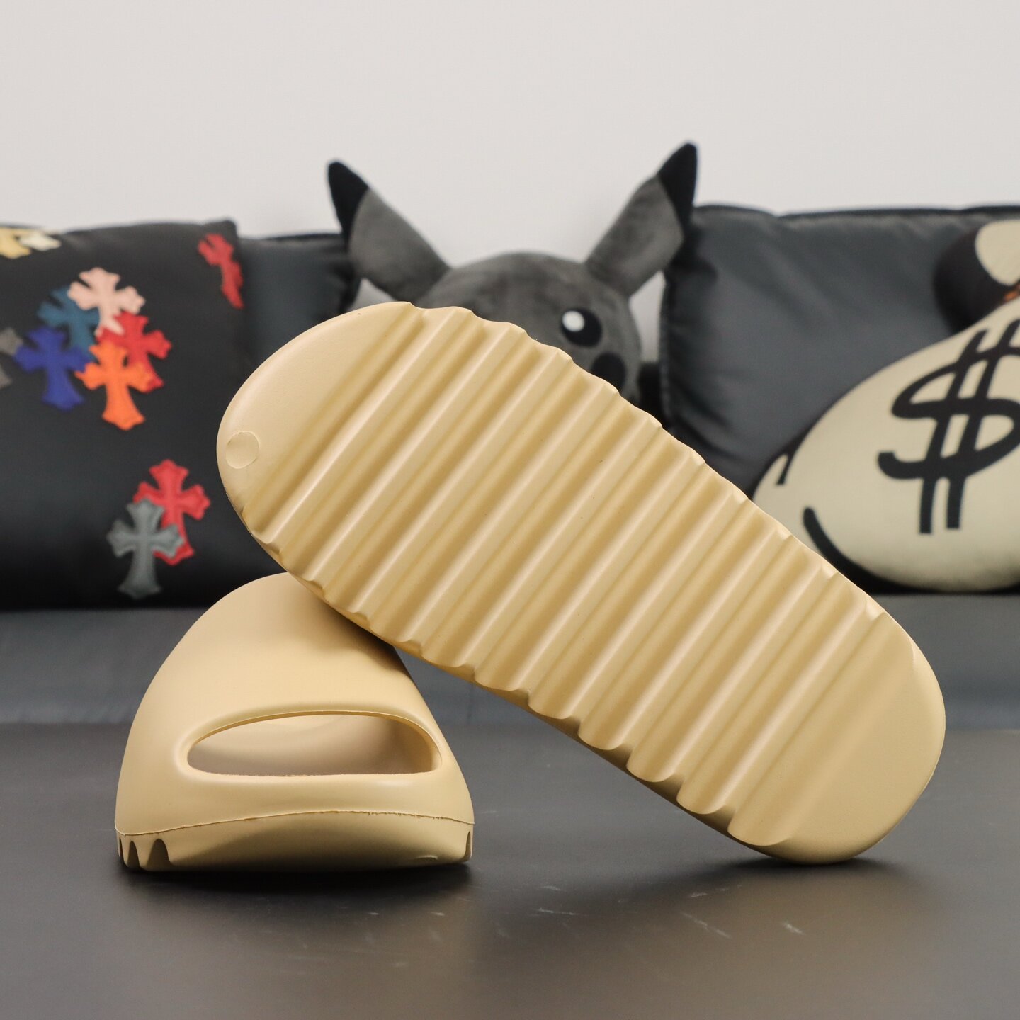 Yeezy Slide Desert Sand - Image 10