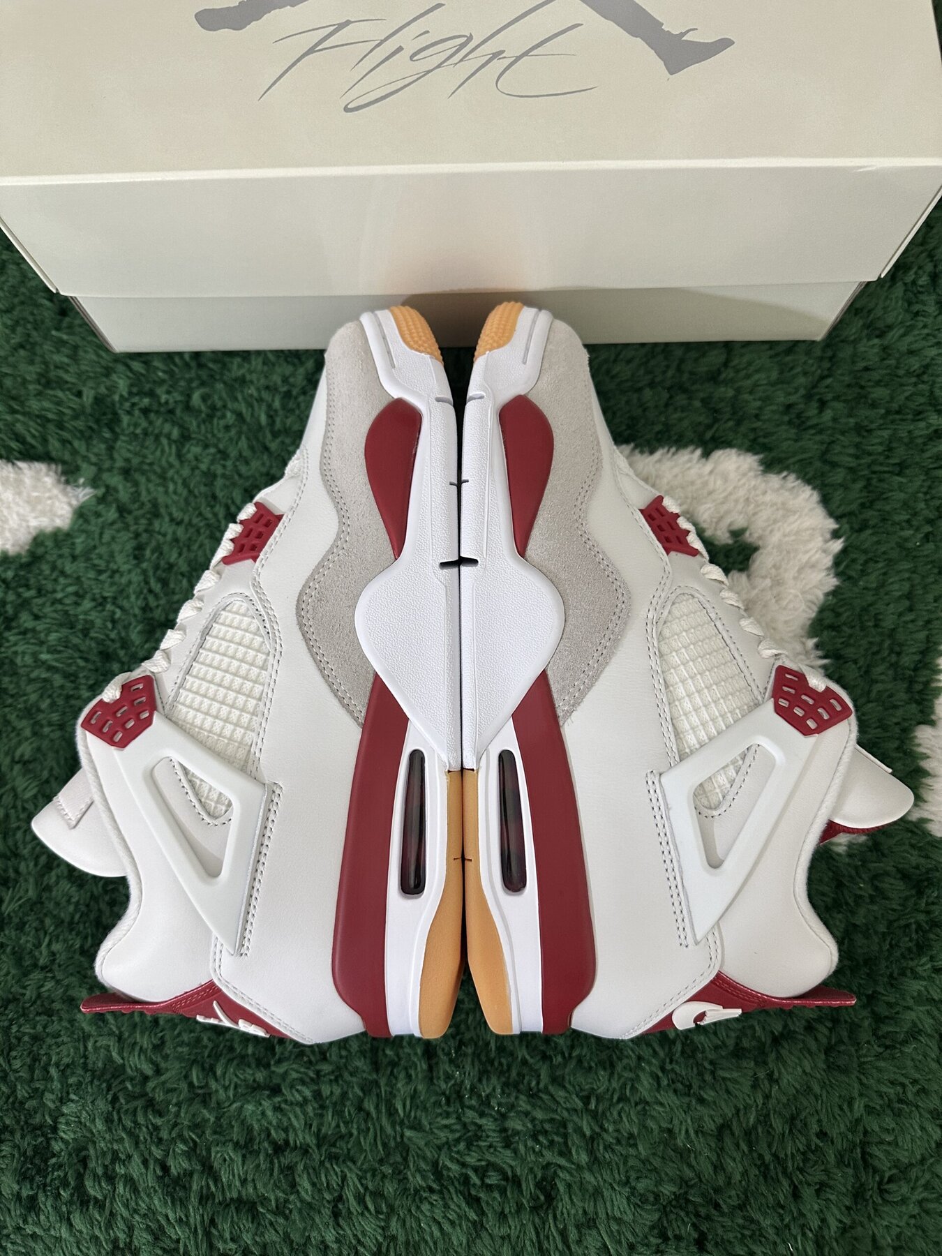 AJ4 Retro SB Varsity Red - Image 4