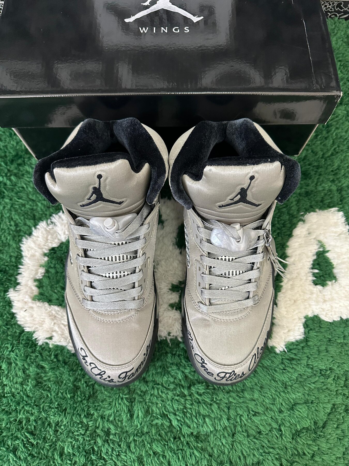 AJ5 "Wings" Medium Grey and Metallic Silver - Image 4
