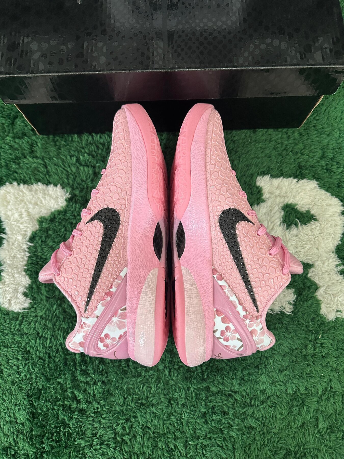 Kobe 6 Protro “Cherry Blossom Grinch” - Image 9