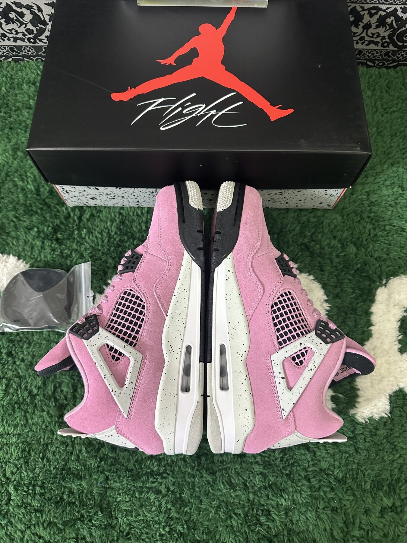 Women's AJ4 Retro Orchid - Image 3