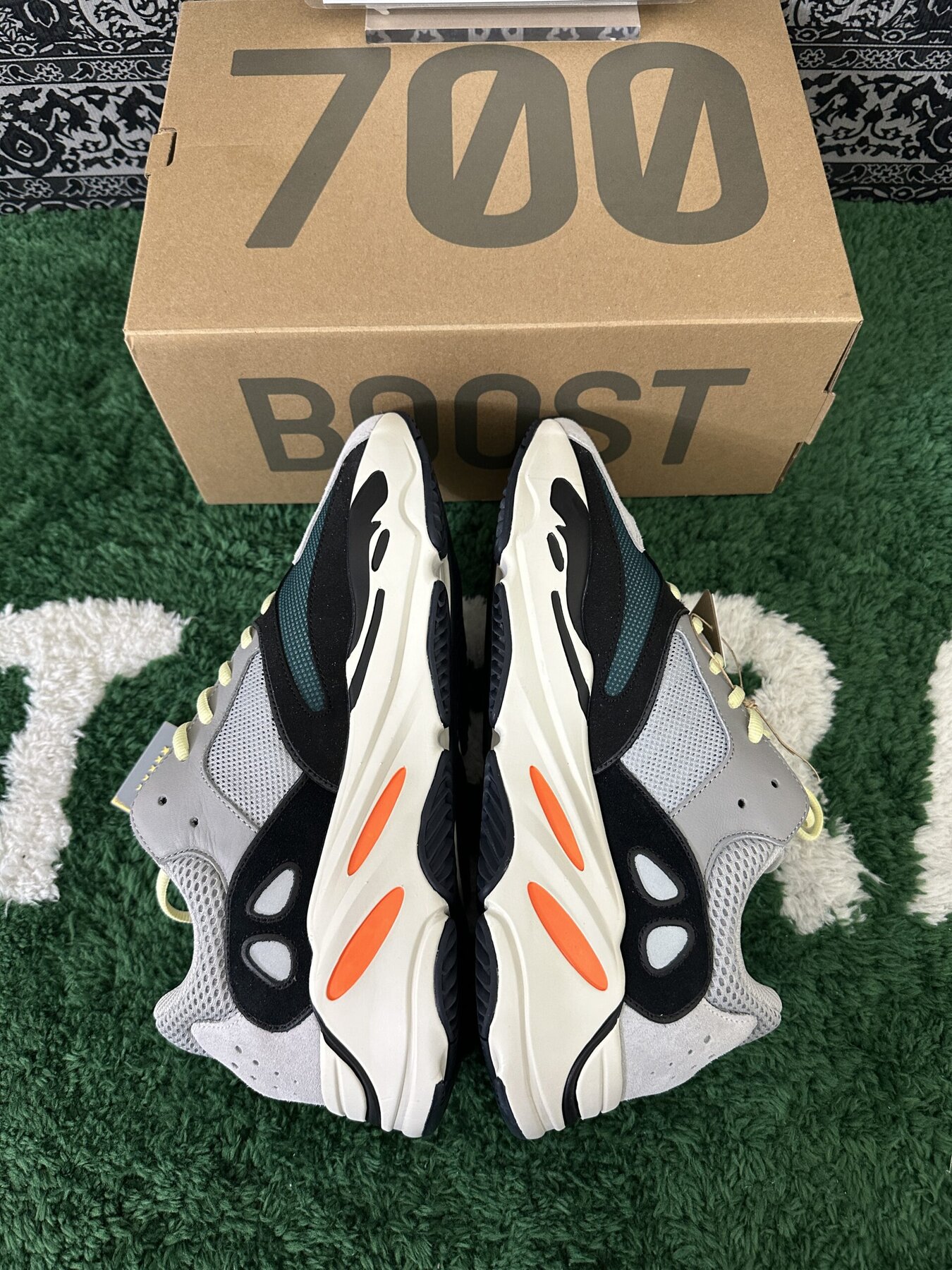 adidas Yeezy Boost 700 Wave Runner Solid Grey - Image 3