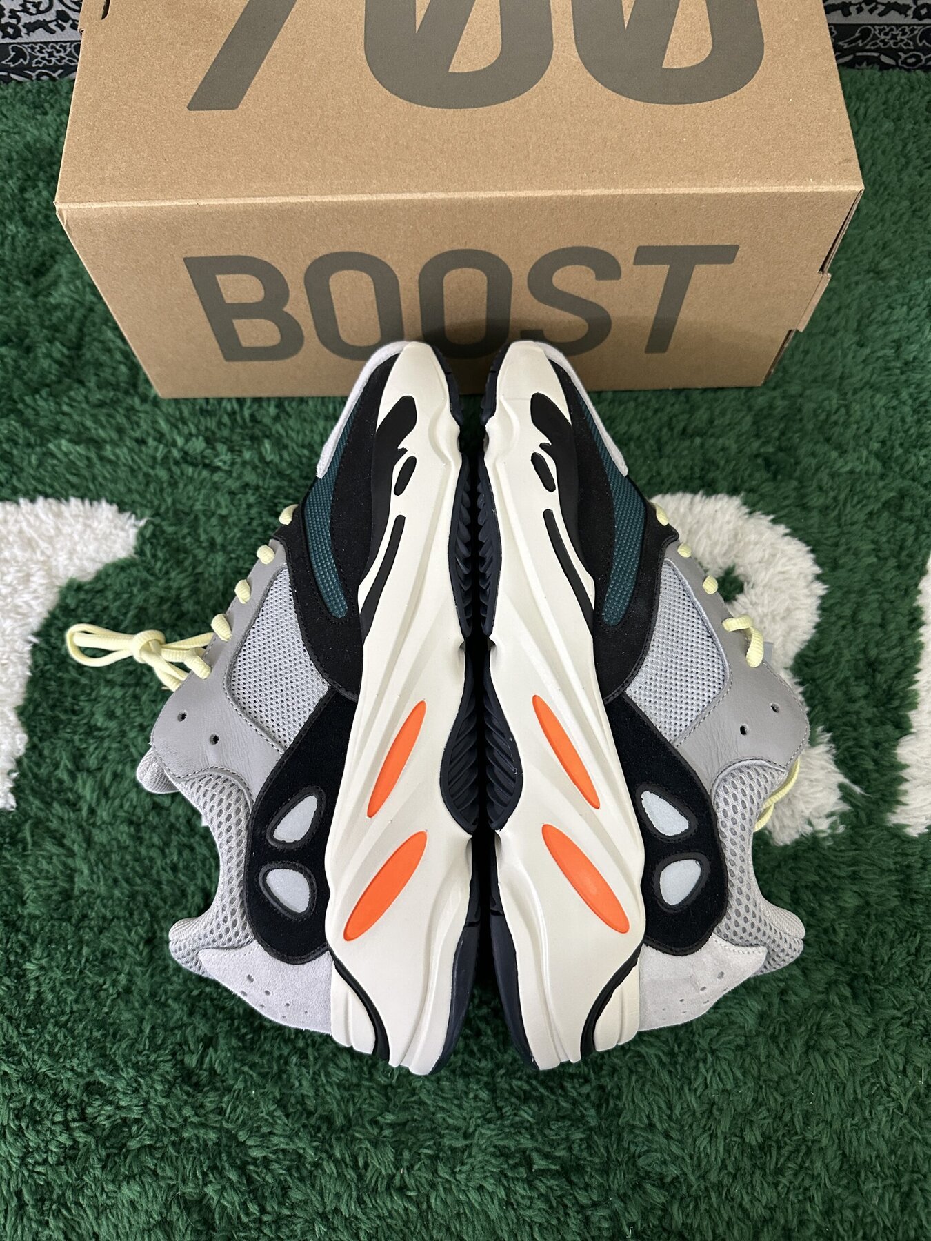adidas Yeezy Boost 700 Wave Runner Solid Grey - Image 2