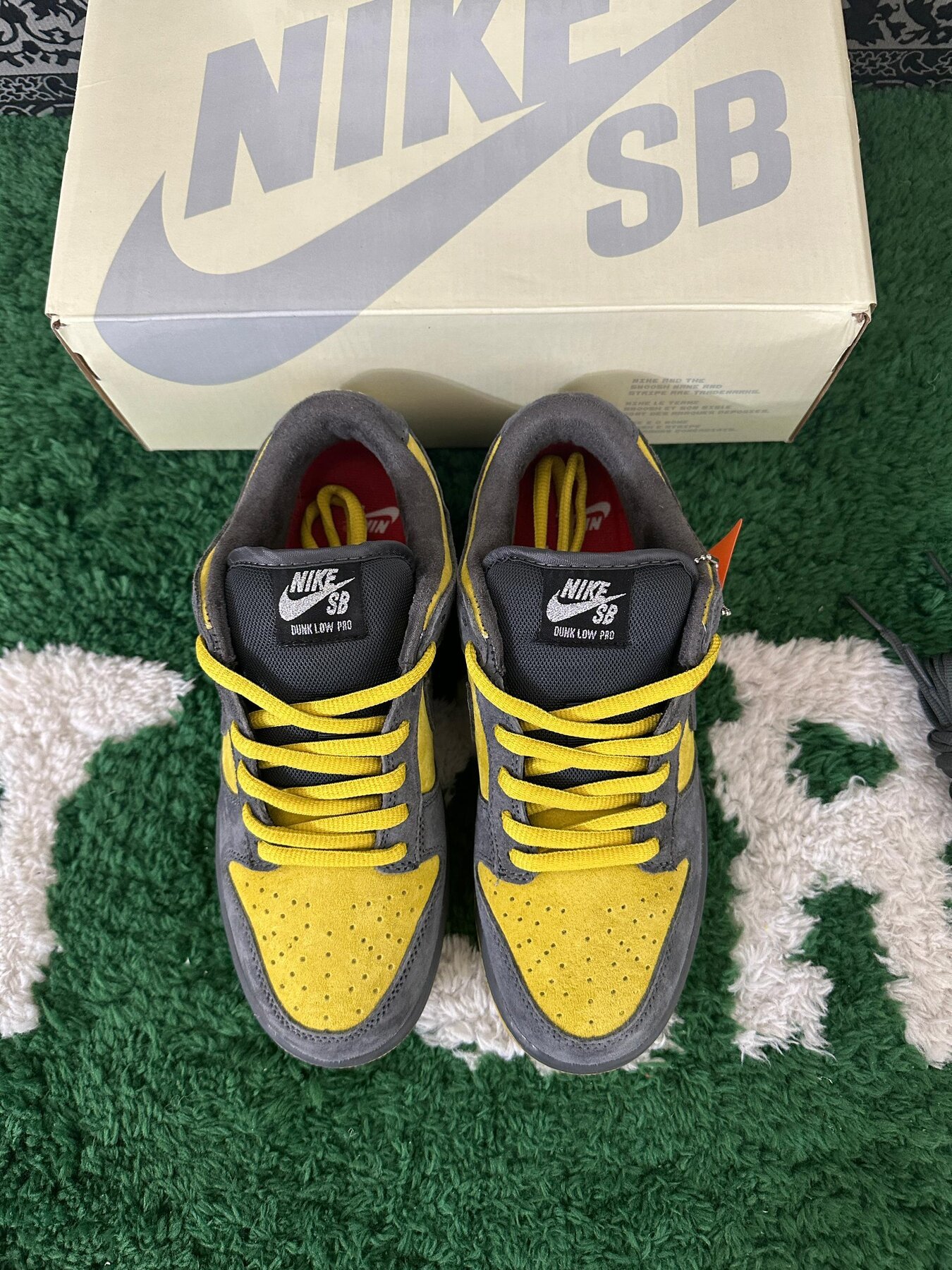 SB Dunk Low Supreme 94 Camper Green - Image 9