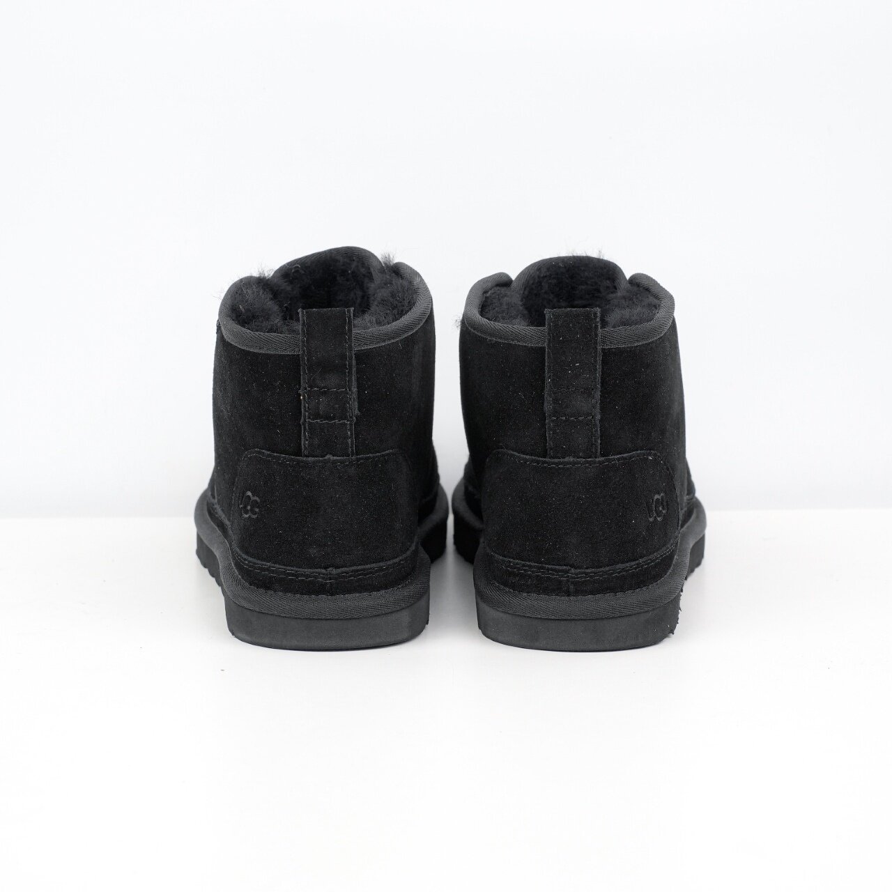 UGG Neumel Boot Black - Image 3