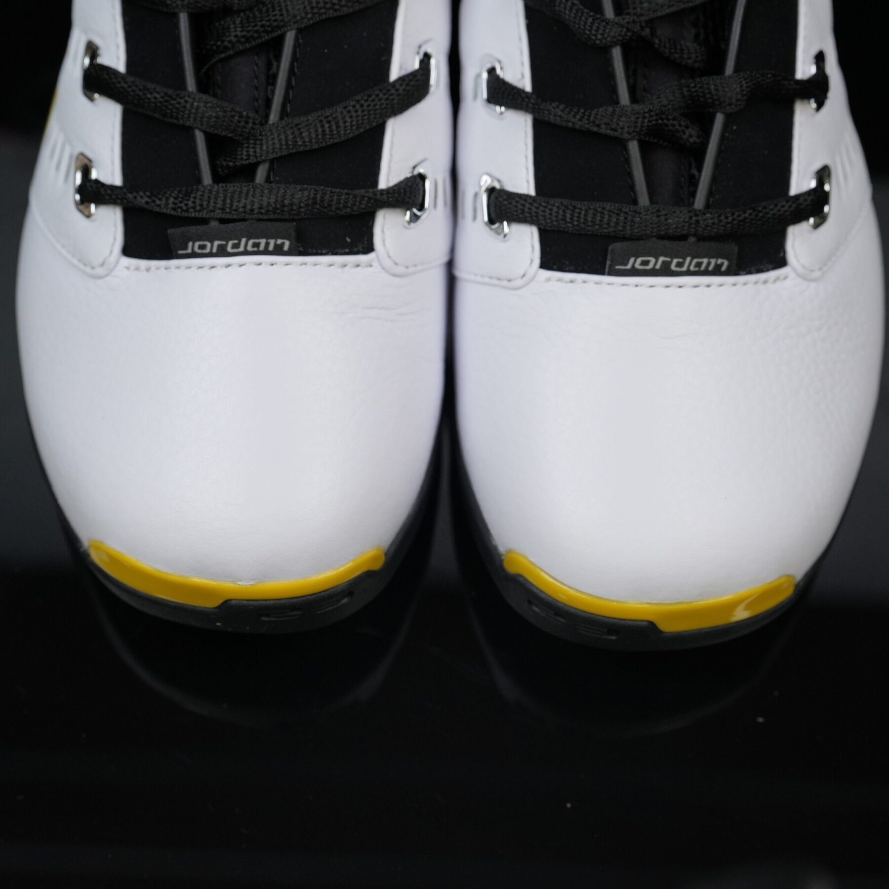 AJ17 Low "Lightning - Image 4