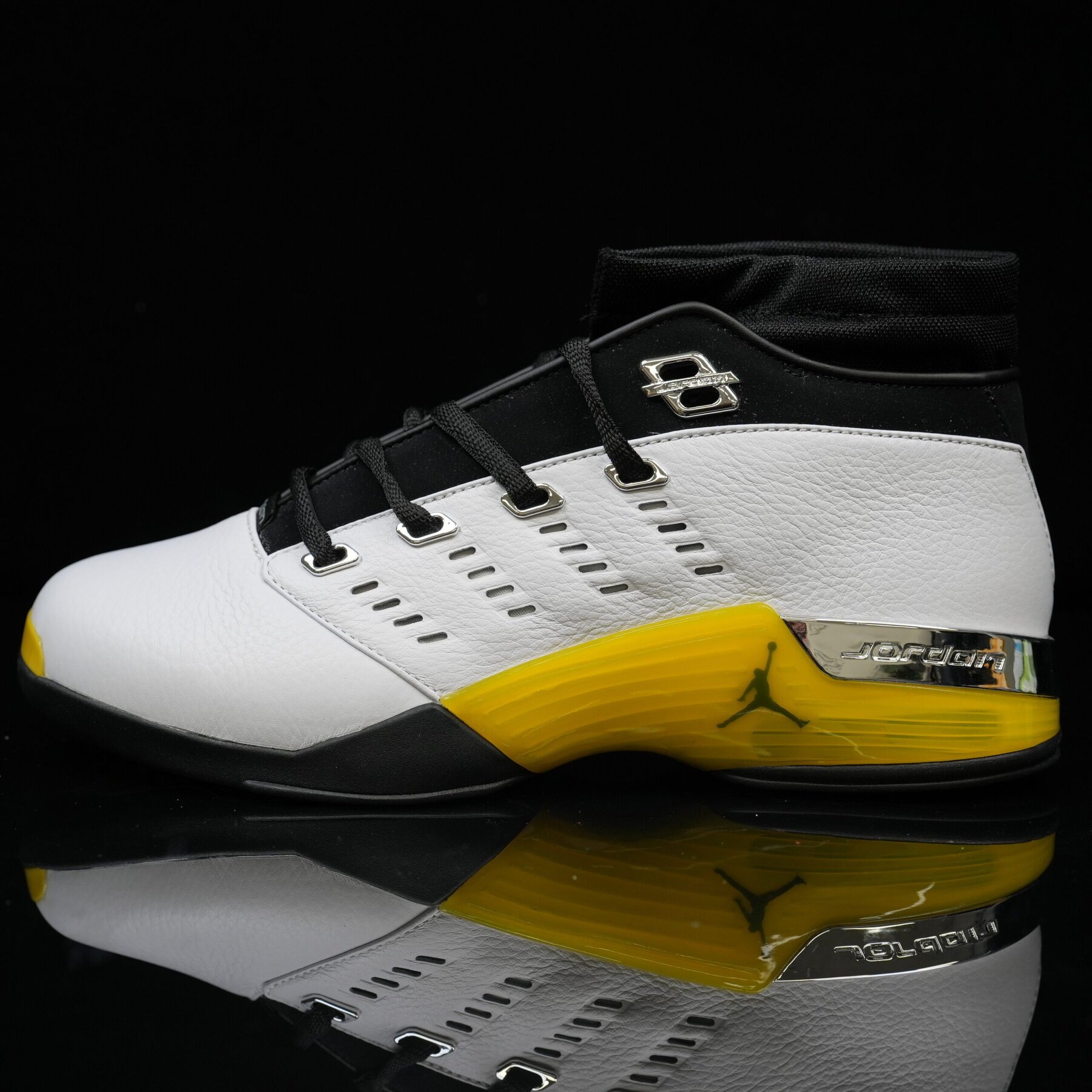 AJ17 Low "Lightning - Image 9