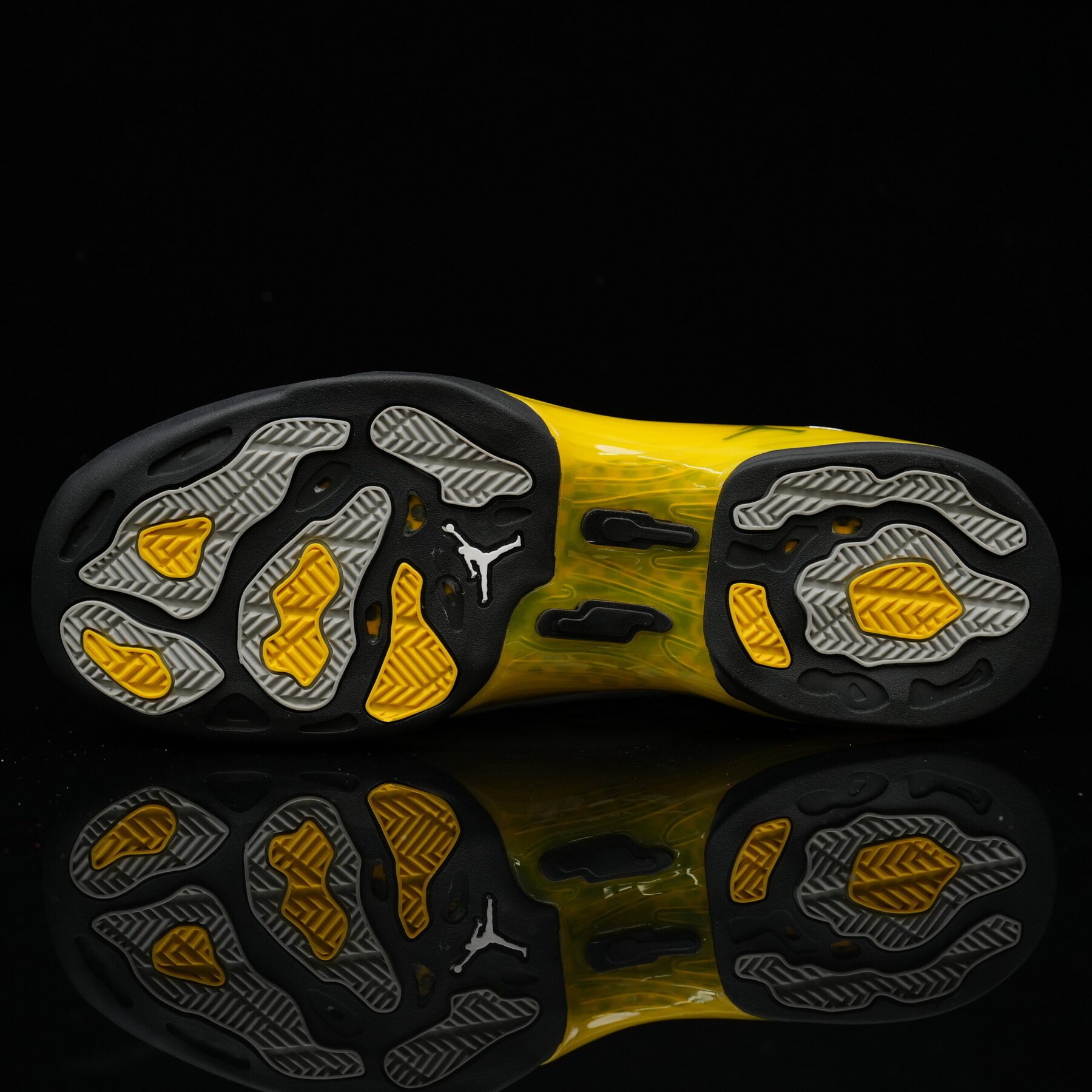 AJ17 Low "Lightning - Image 10