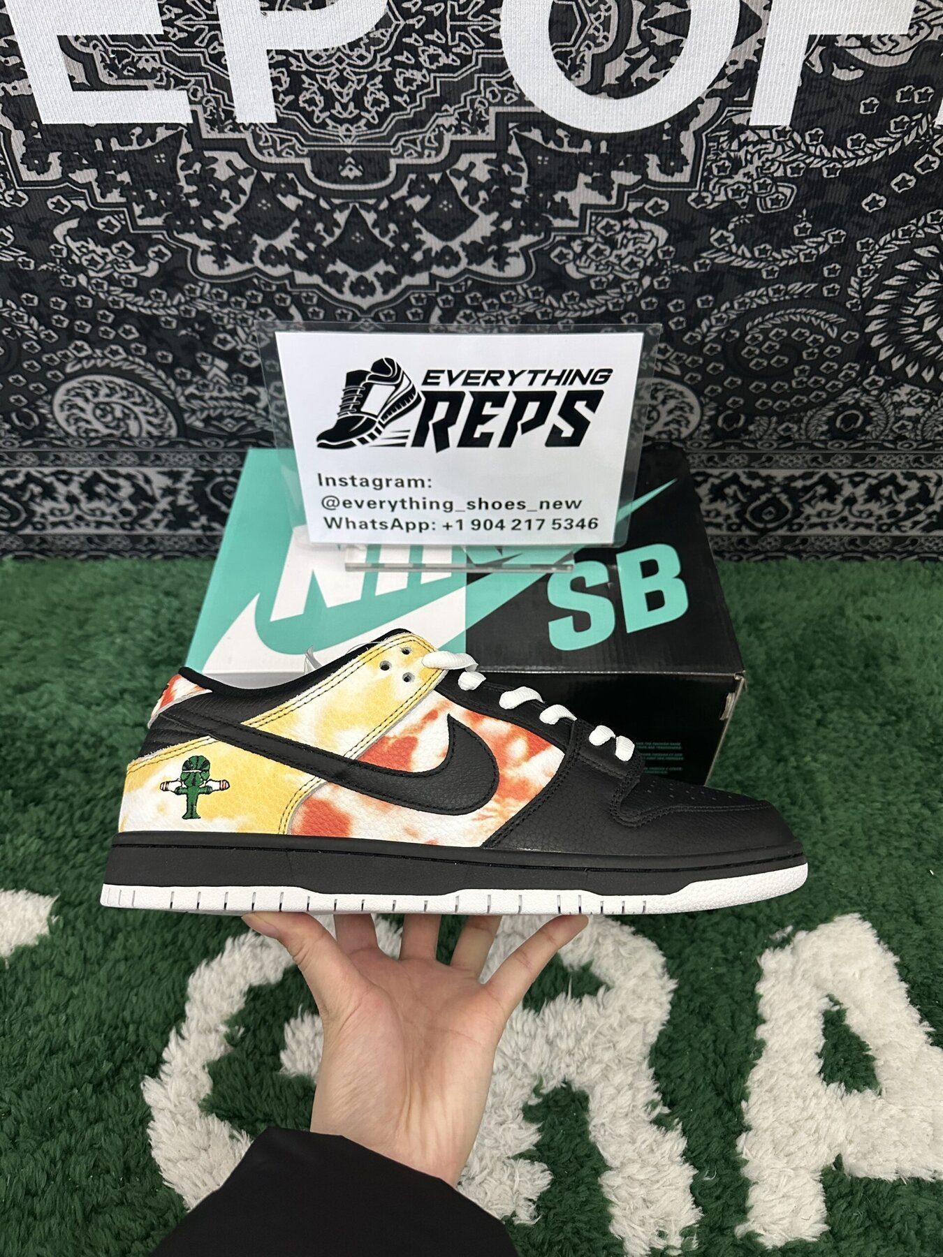 SB Dunk Low Raygun Tie-Dye Black - Image 6