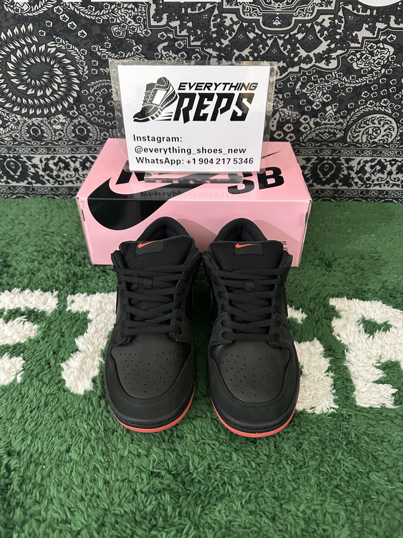 SB Dunk Low Black Pigeon - Image 10