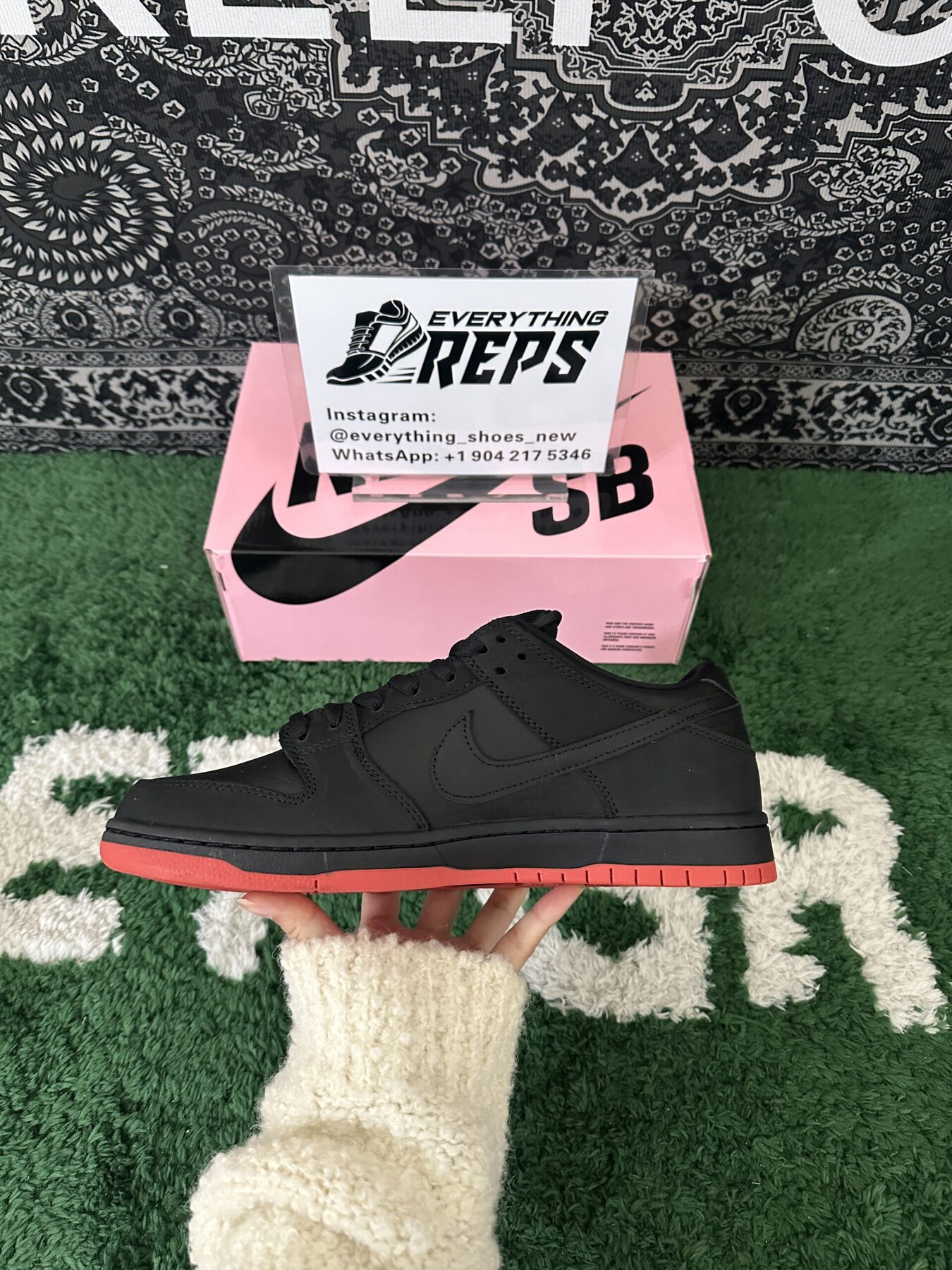 SB Dunk Low Black Pigeon - Image 7