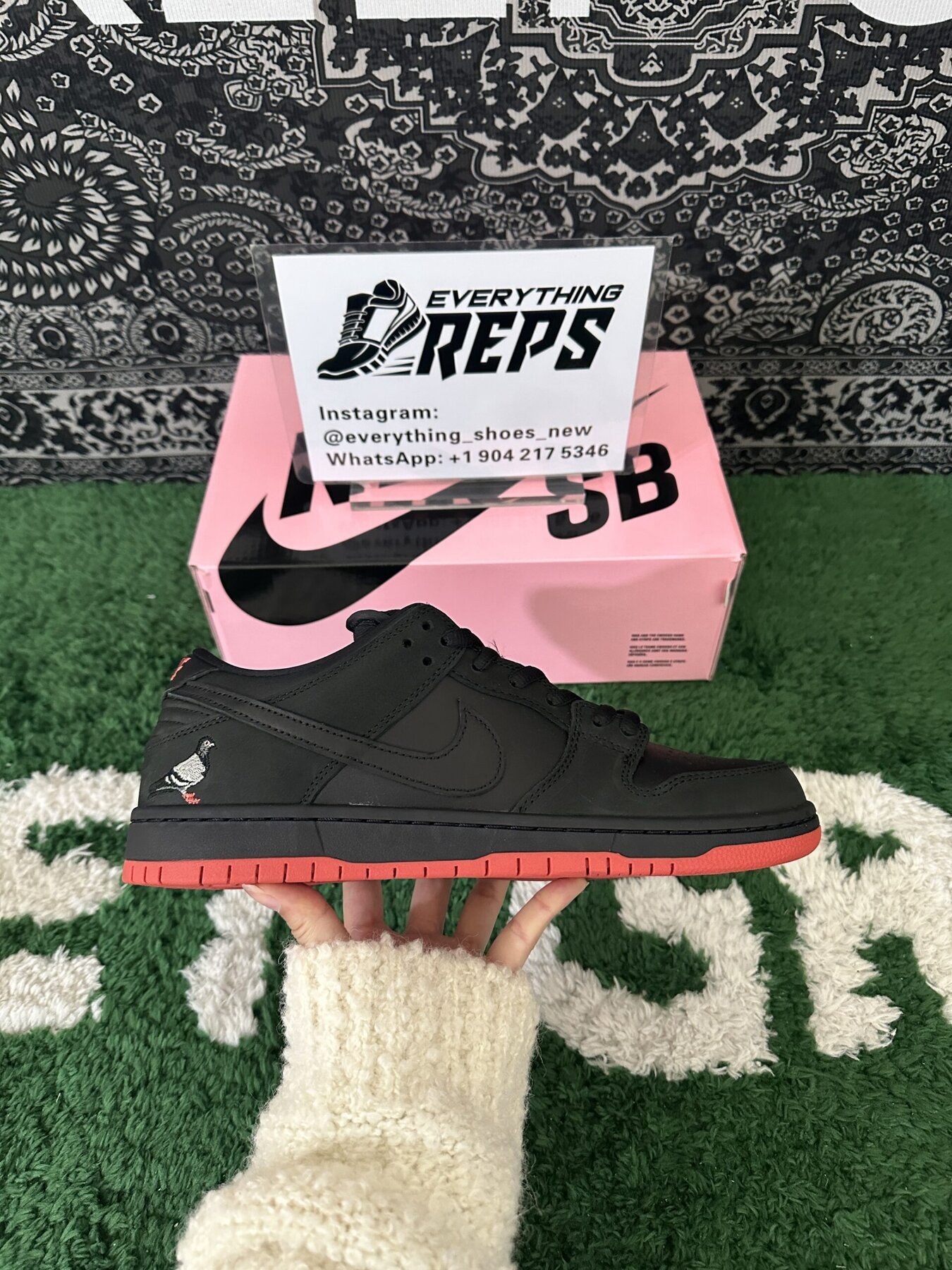 SB Dunk Low Black Pigeon - Image 6