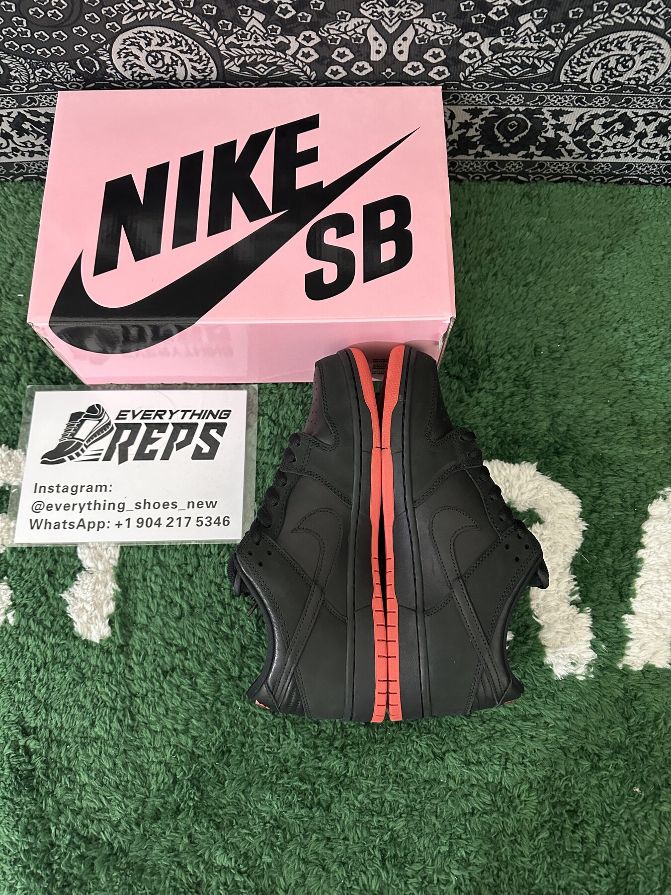 SB Dunk Low Black Pigeon - Image 3