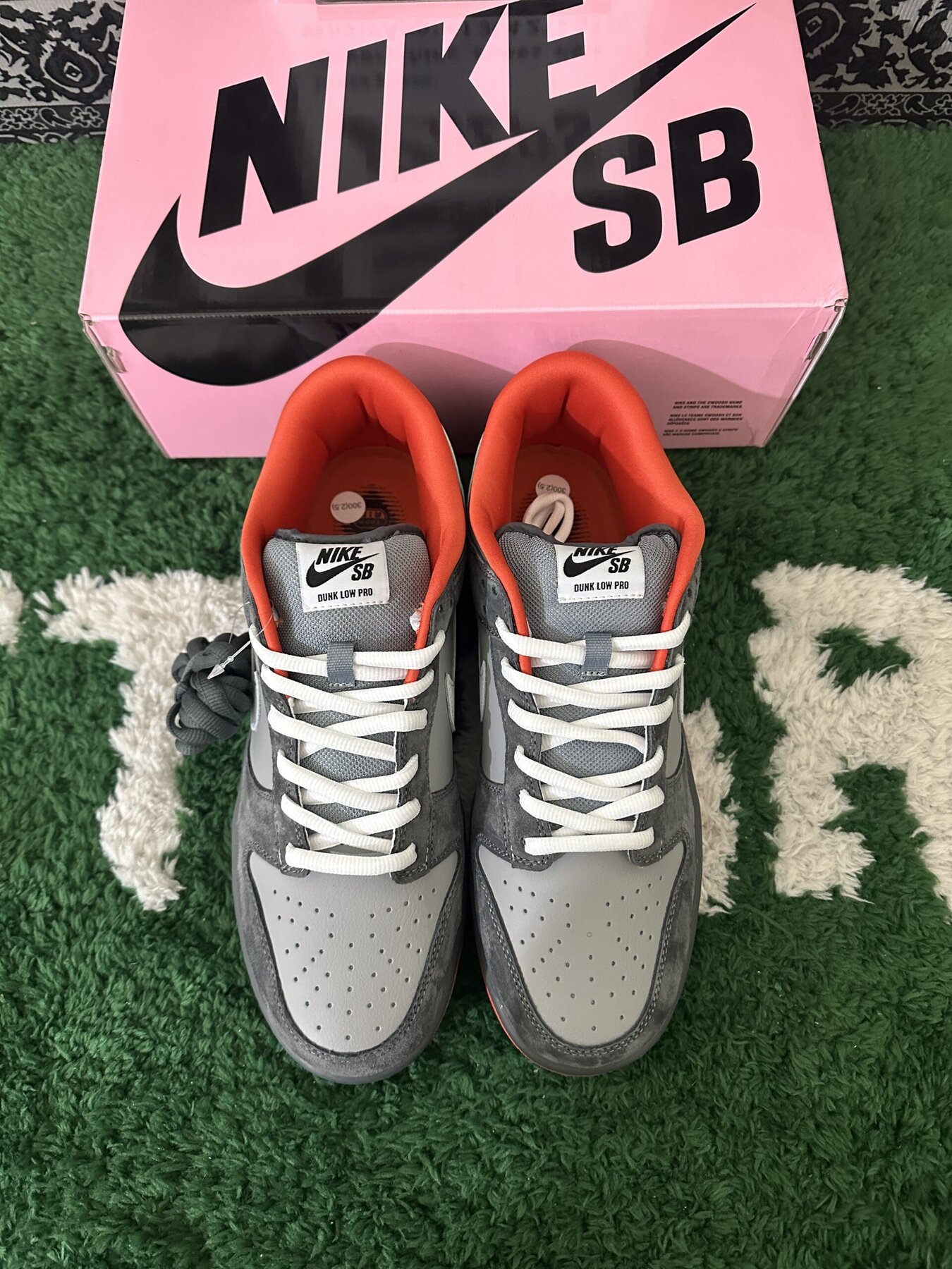SB Dunk Low Staple NYC Pigeon - Image 3