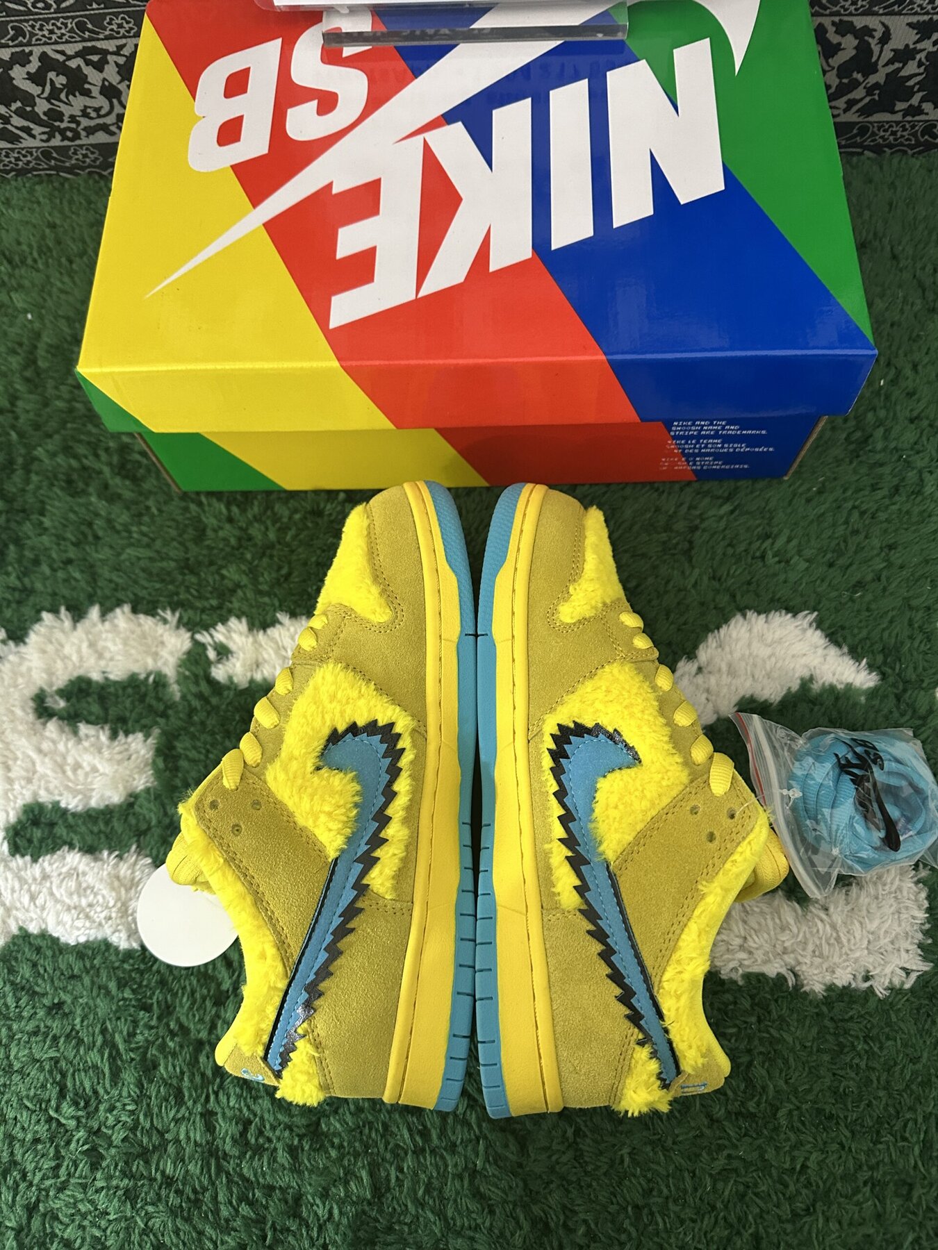 Grateful Dead x NK SB Dunk Low "Yellow Bear" - Image 10