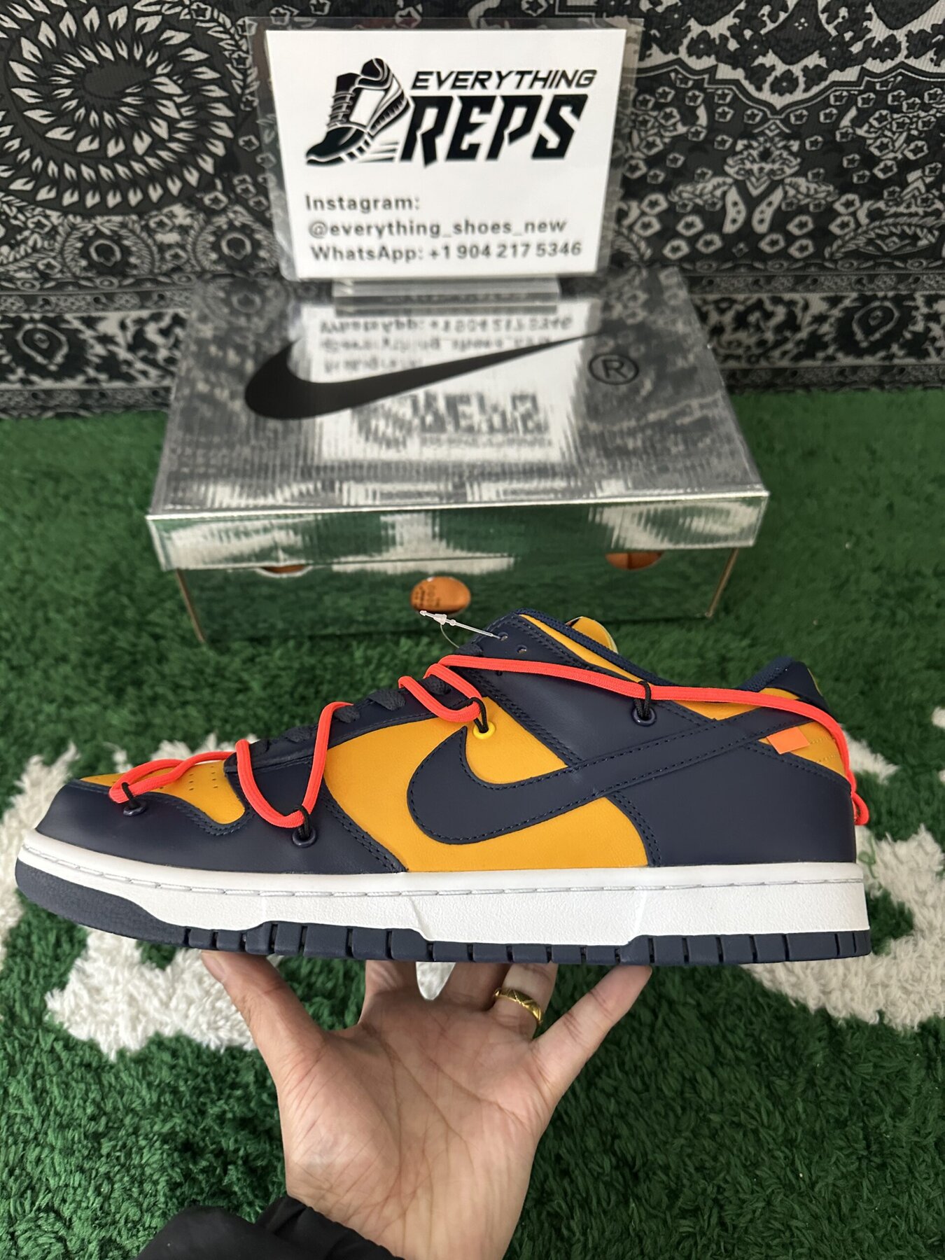 Dunk Low Off-White University Gold Midnight Navy - Image 5