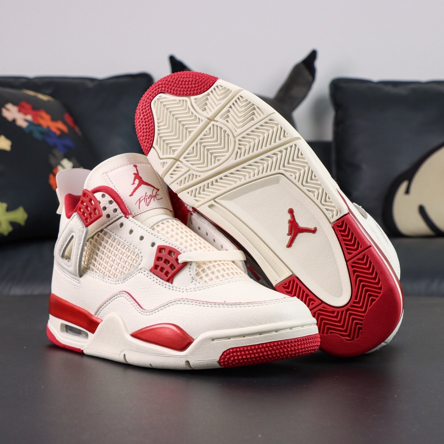 AJ4 Retro Valentine's Day Sierra Red - Image 3