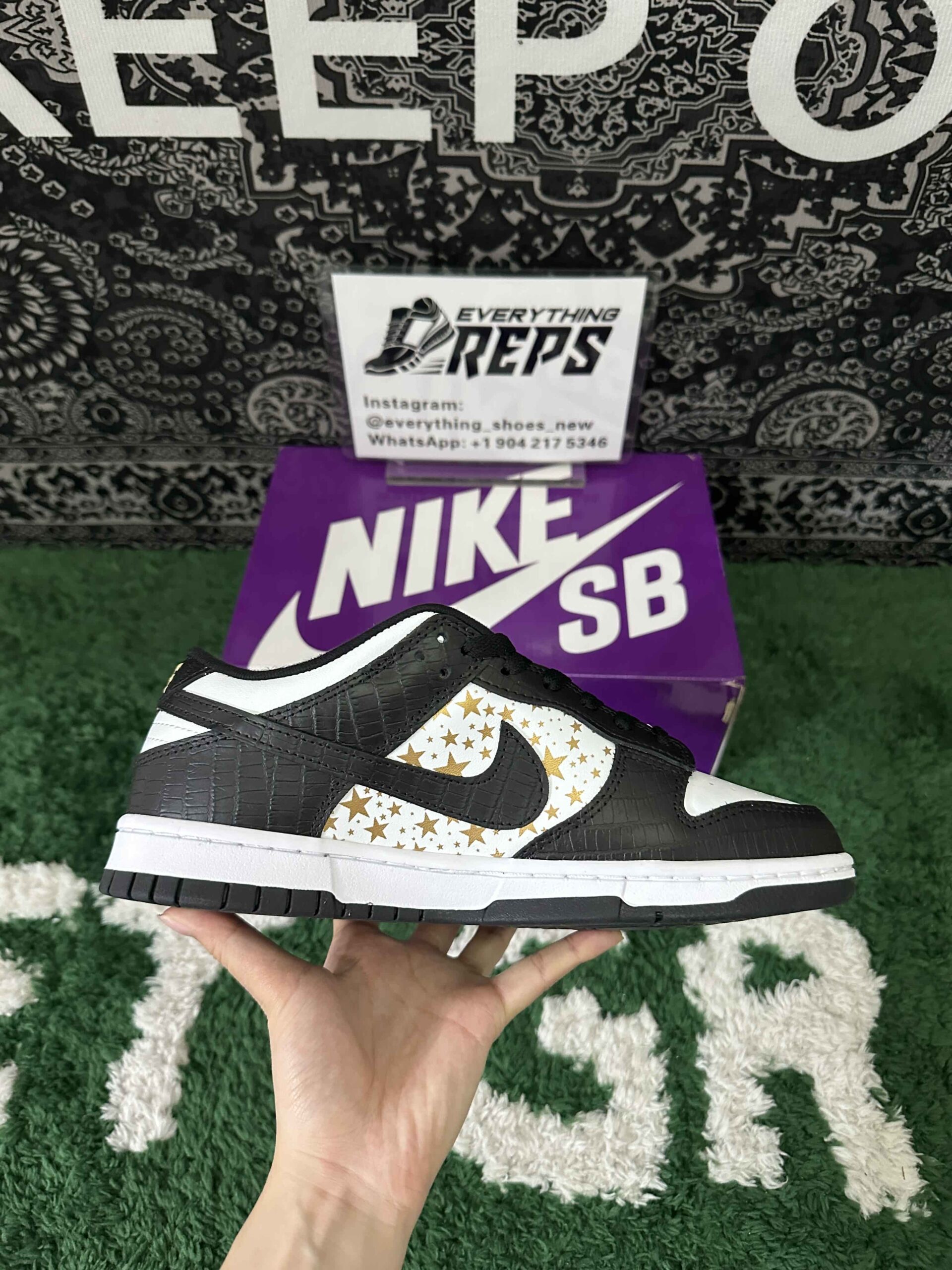 Supreme x Nike SB Dunk Low
