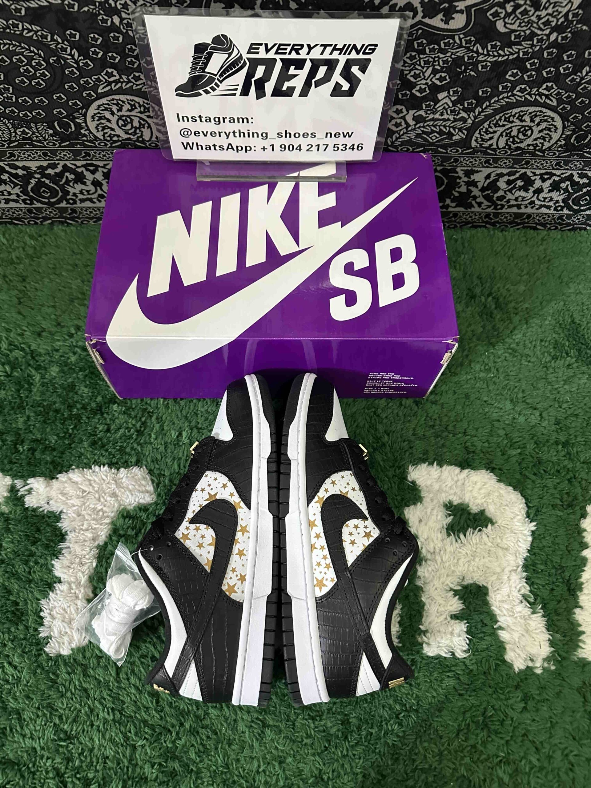 Supreme x Nike SB Dunk Low